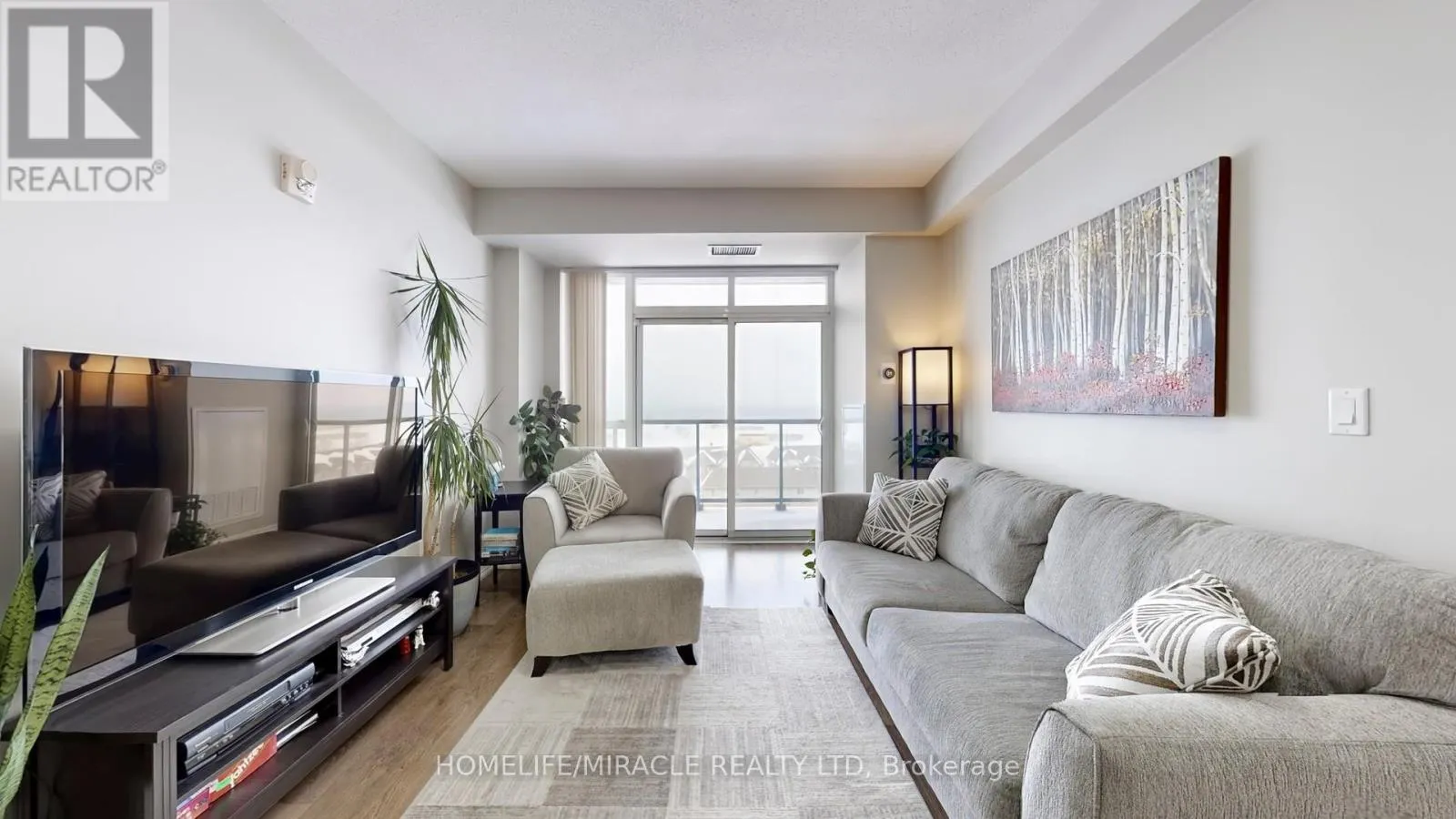 607 - 560 NORTH SERVICE ROAD