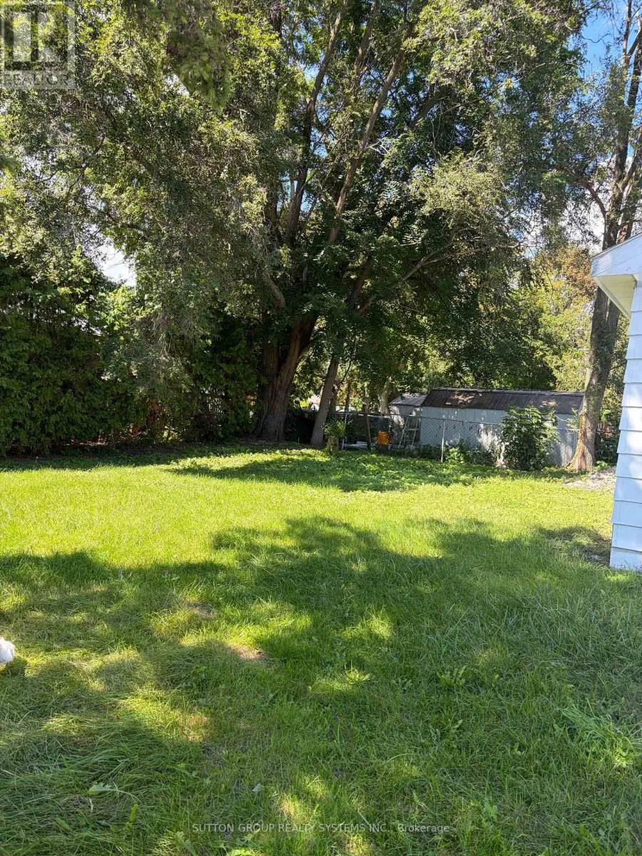 30 PERRY AVENUE