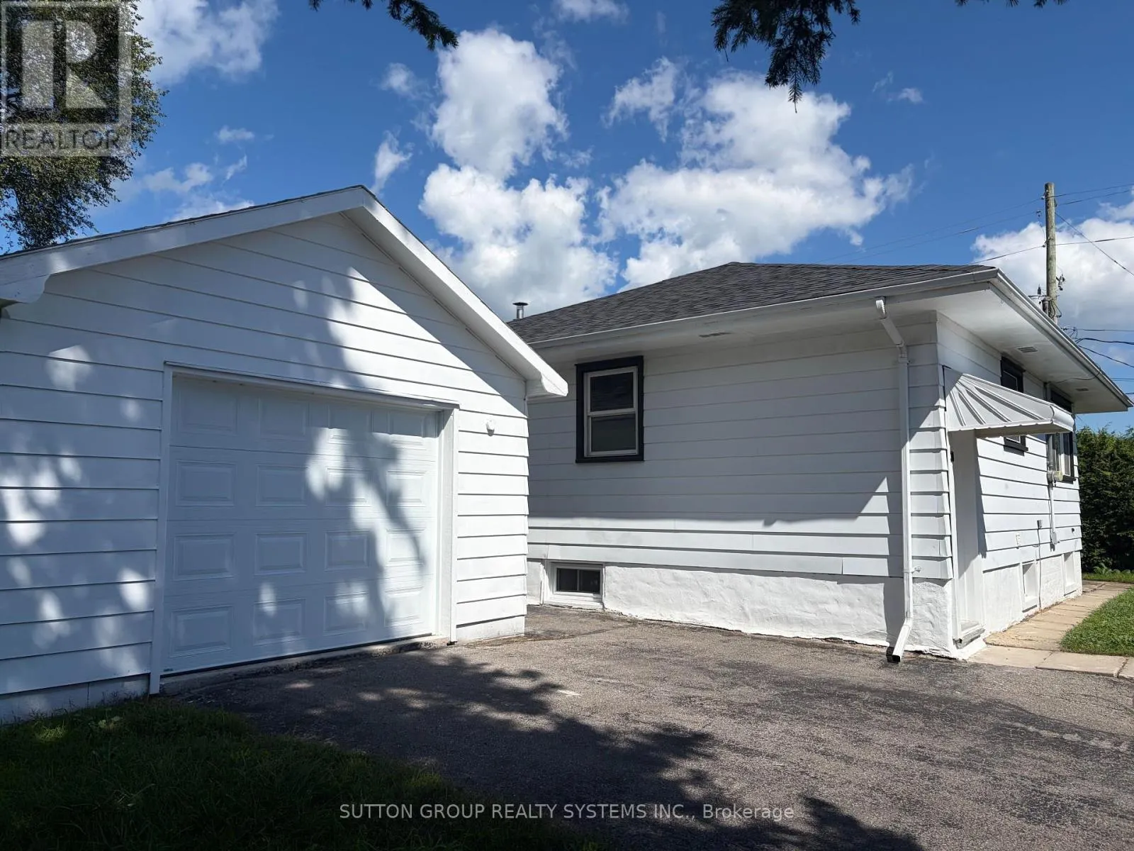 30 PERRY AVENUE