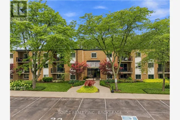 110 - 6 WESTLAKE LANE