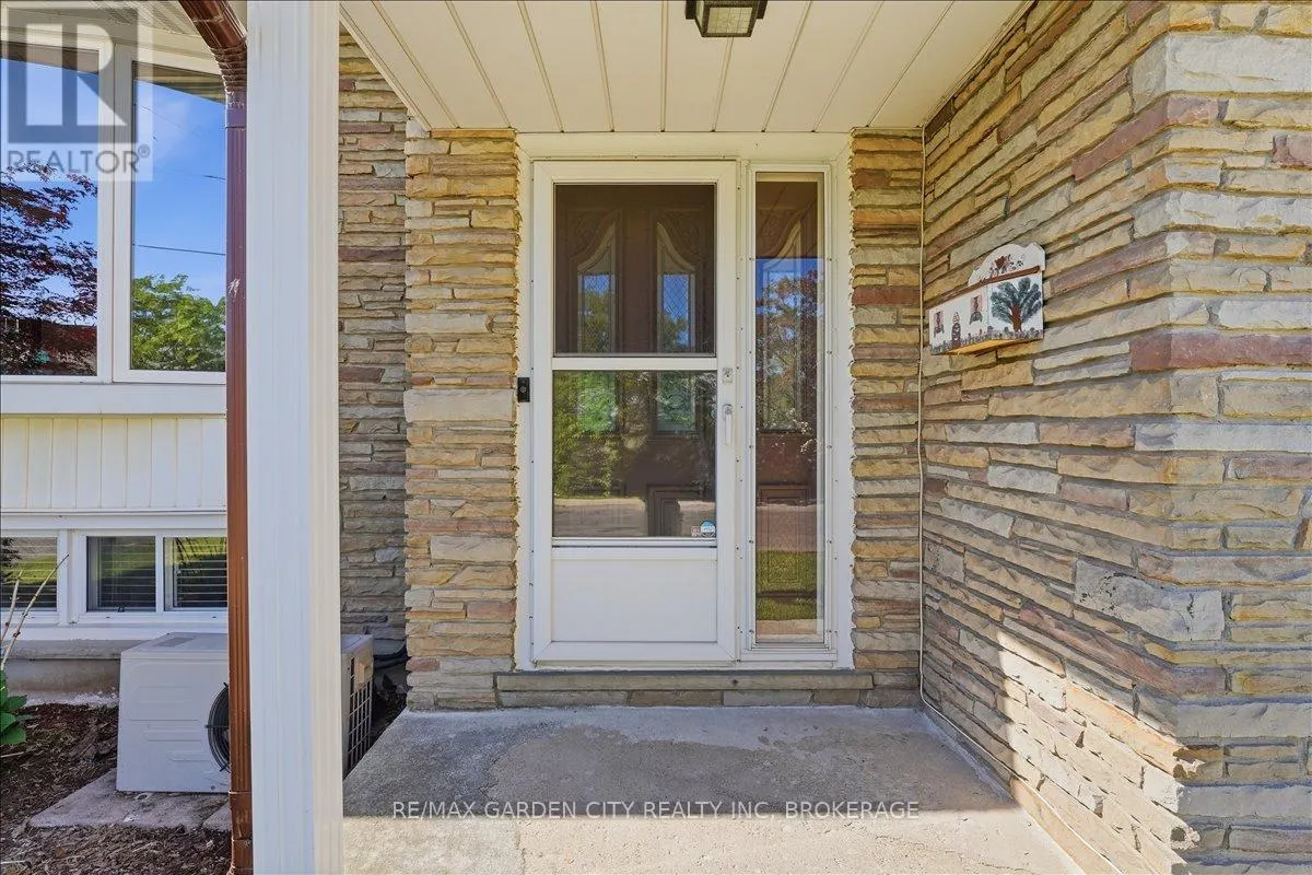 41 ALBERT STREET W