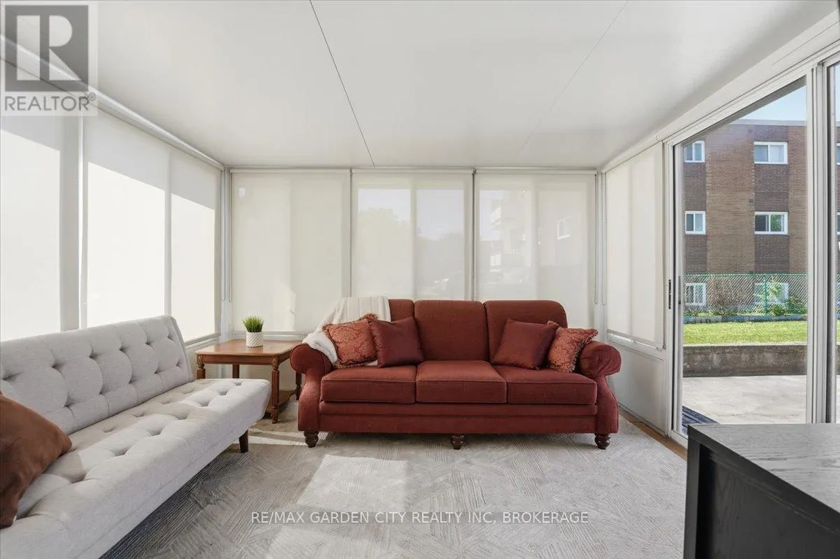 41 ALBERT STREET W