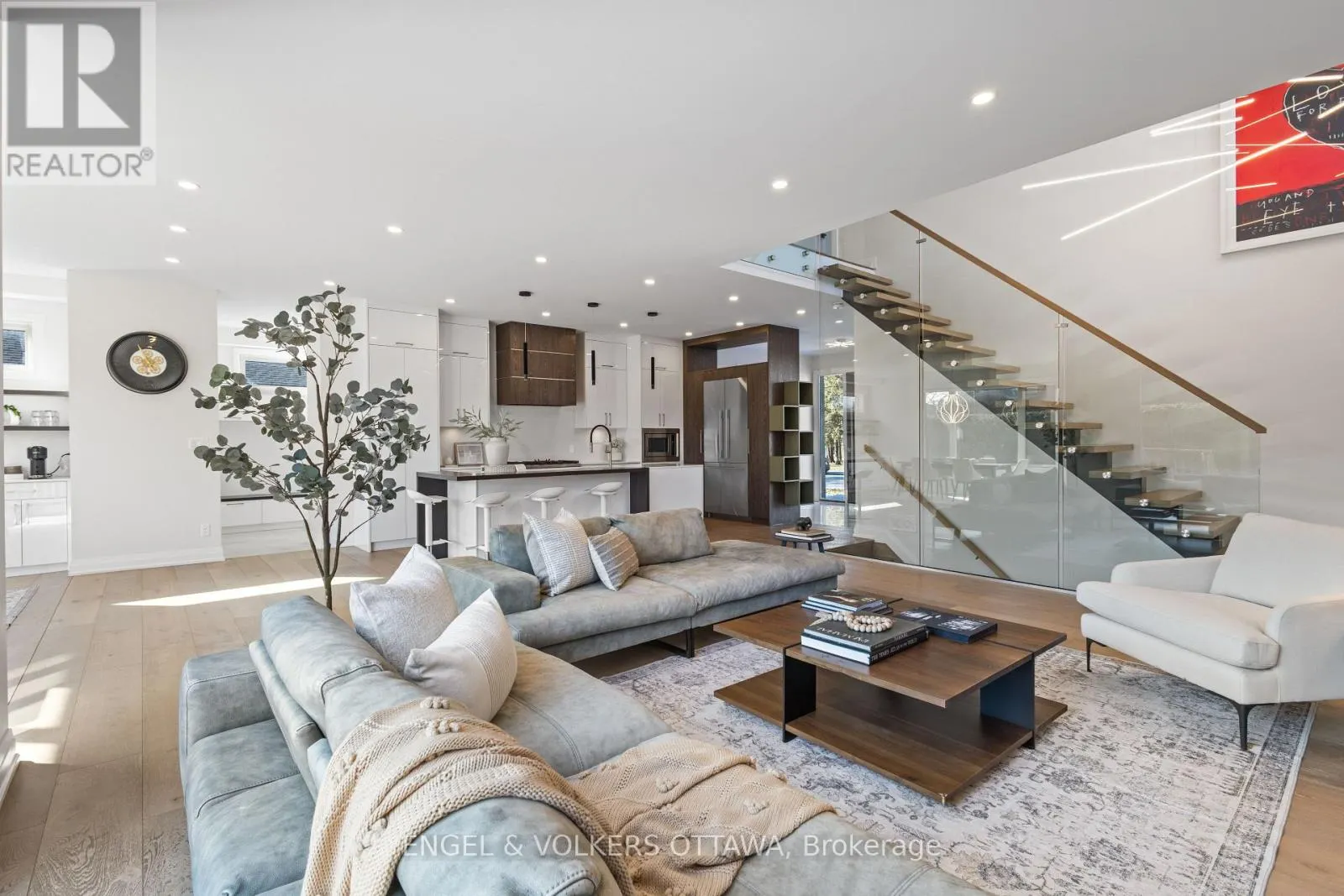 736 SHERBOURNE ROAD