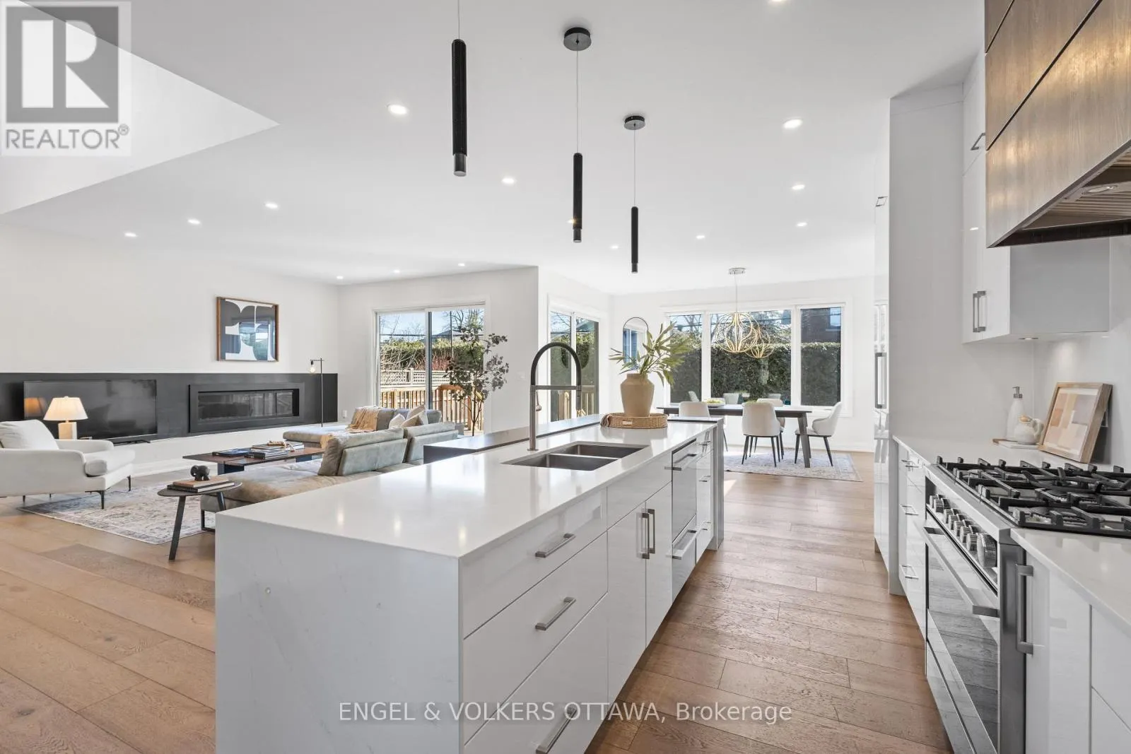 736 SHERBOURNE ROAD