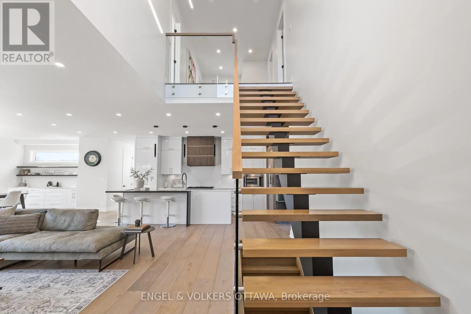 736 SHERBOURNE ROAD