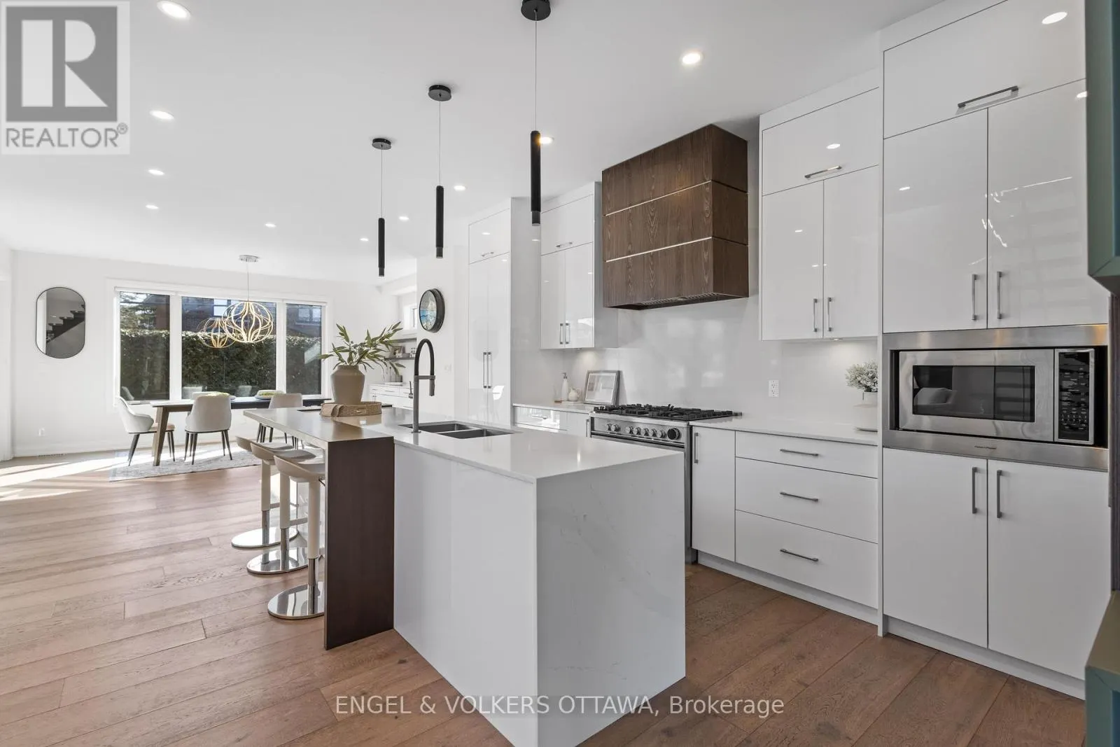 736 SHERBOURNE ROAD