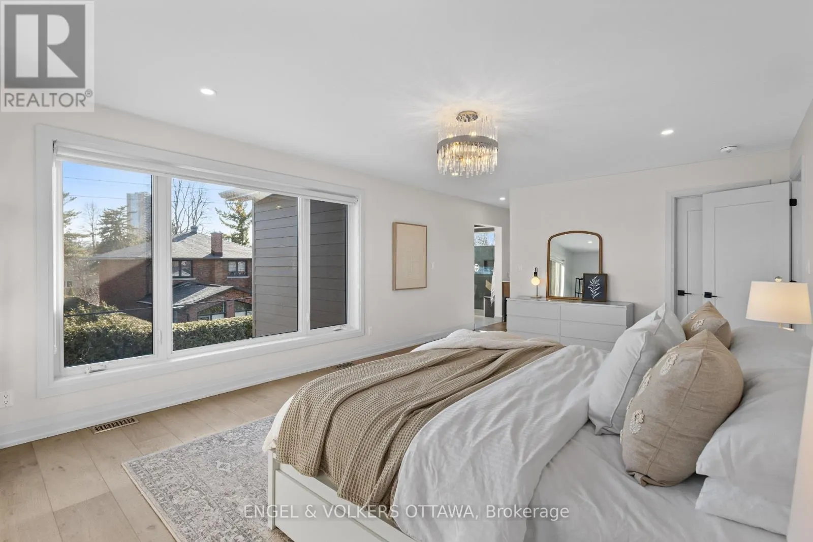 736 SHERBOURNE ROAD