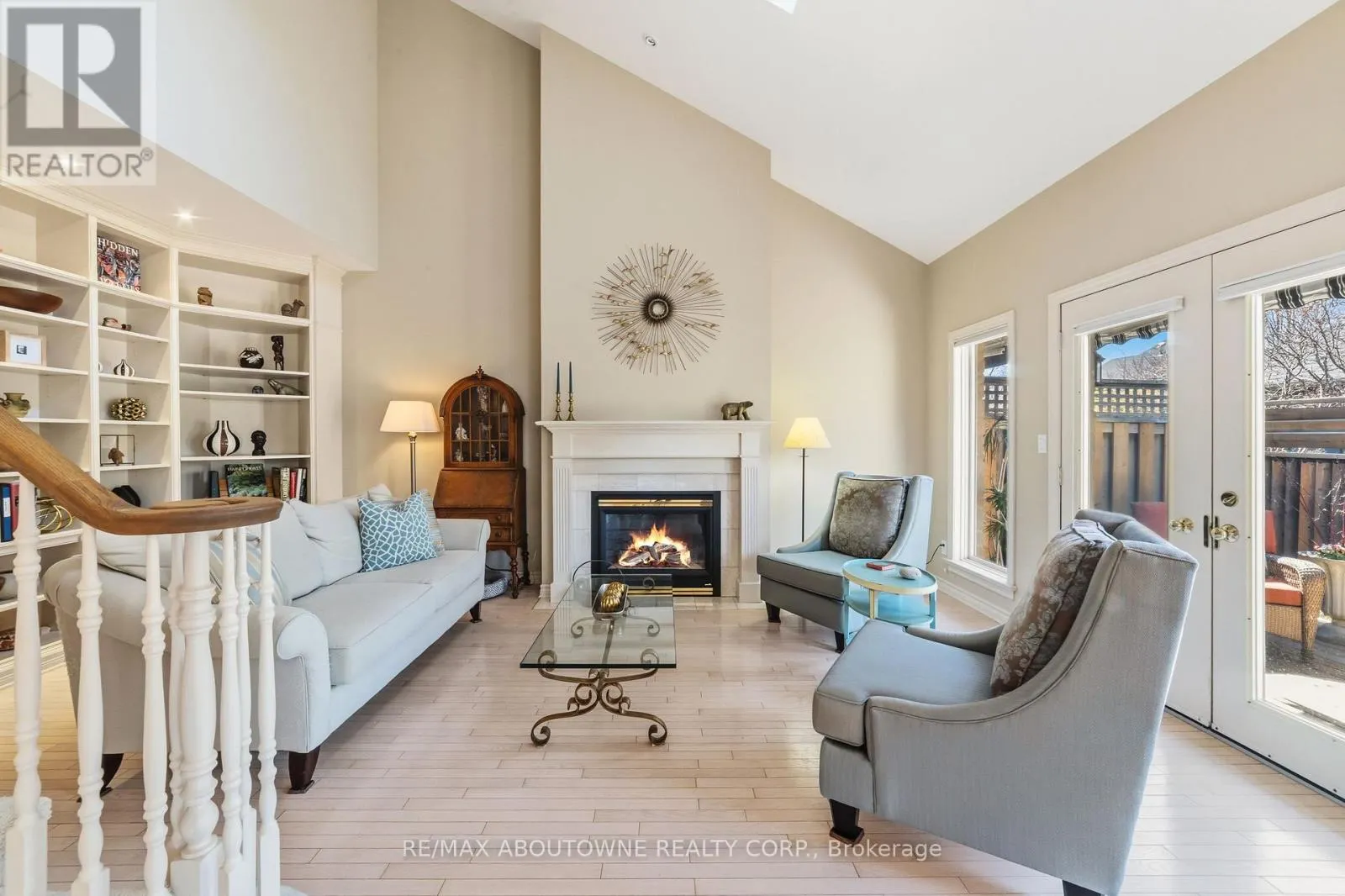 12 - 575 SIMCOE STREET