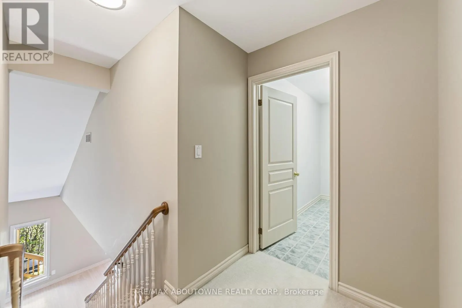 12 - 575 SIMCOE STREET