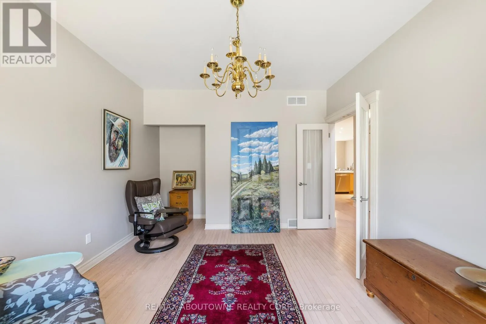 12 - 575 SIMCOE STREET
