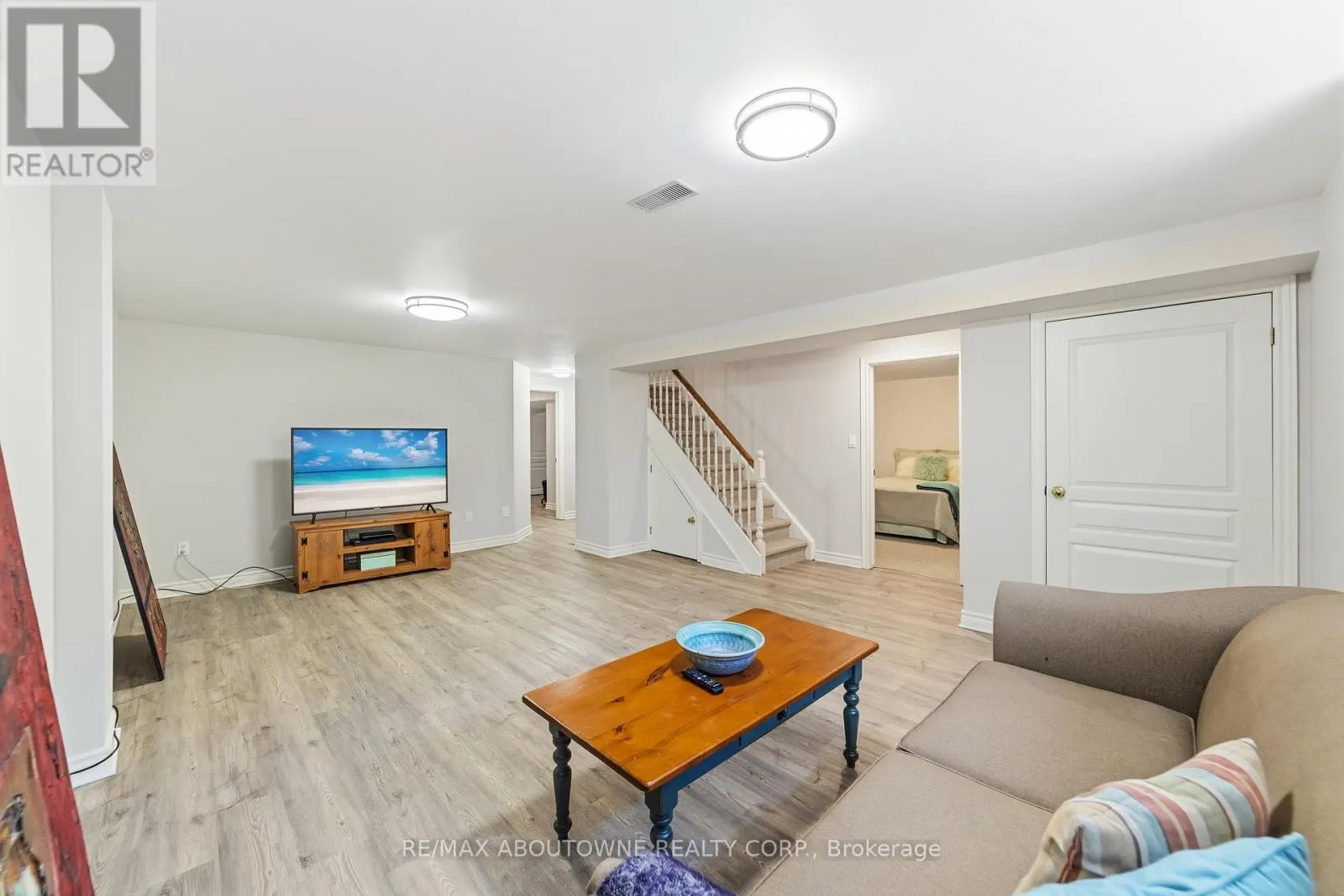 12 - 575 SIMCOE STREET
