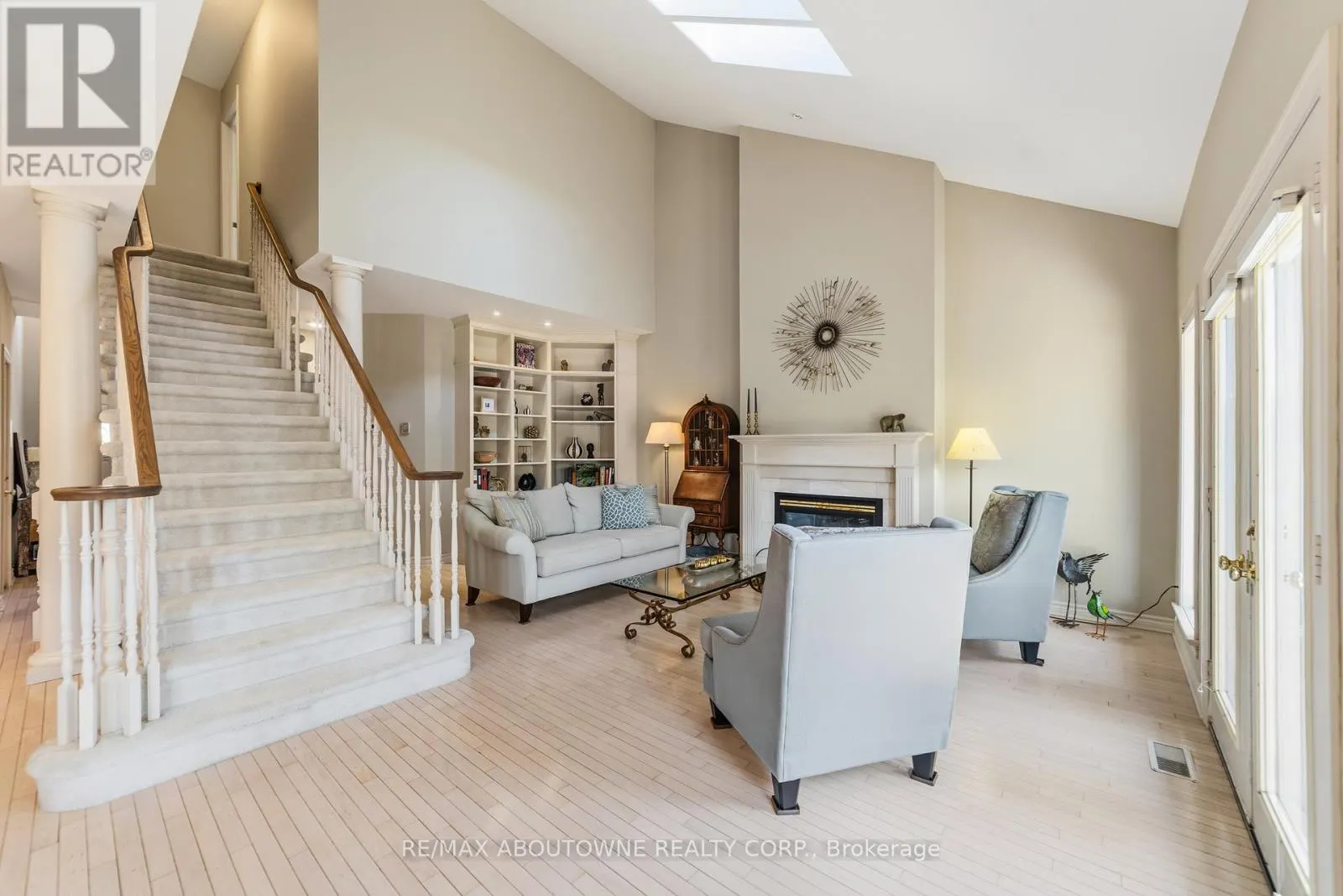12 - 575 SIMCOE STREET