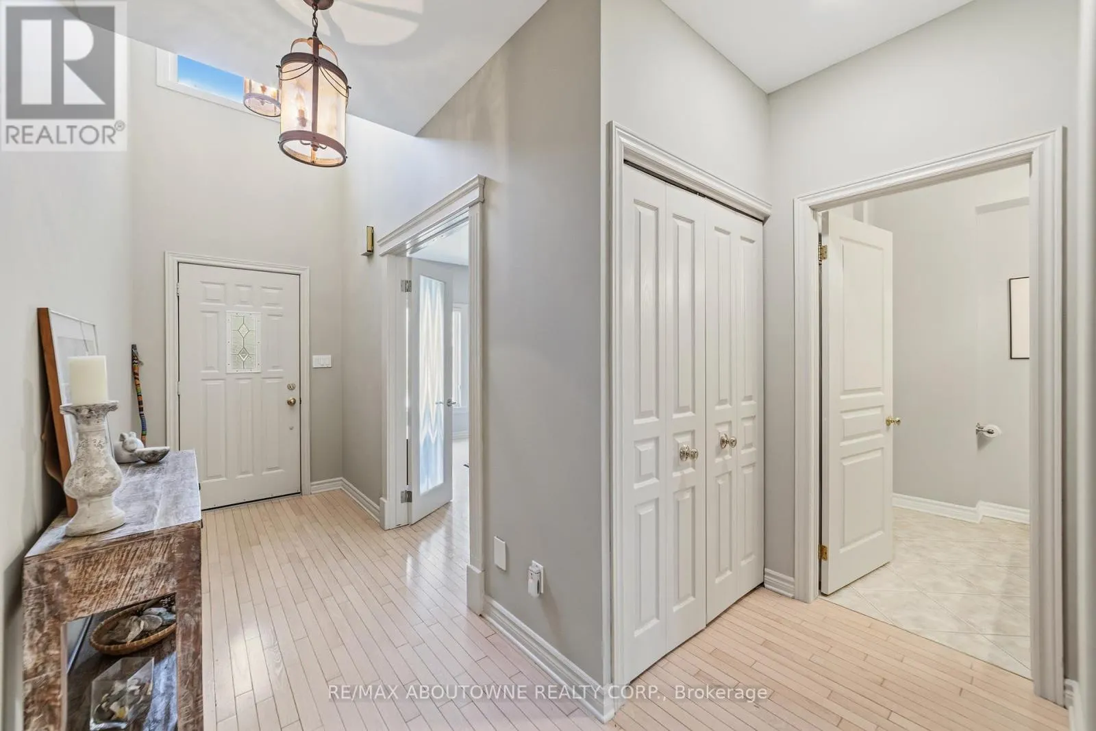 12 - 575 SIMCOE STREET