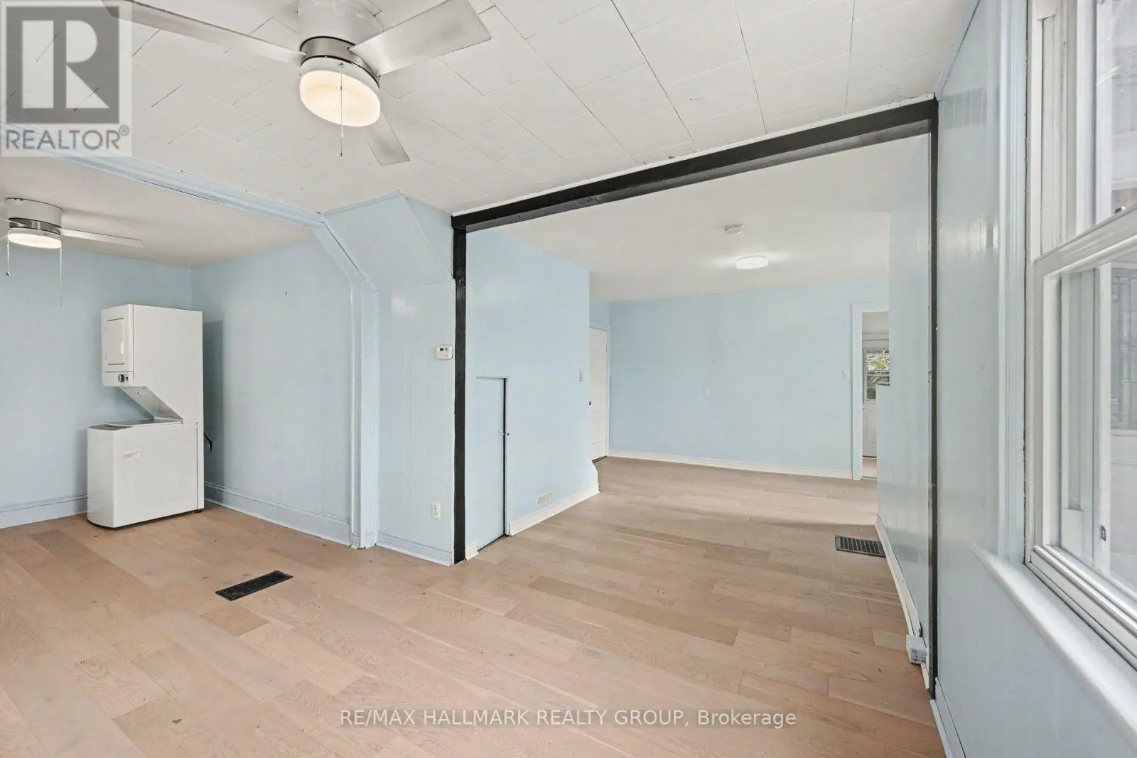 617 ROY STREET W