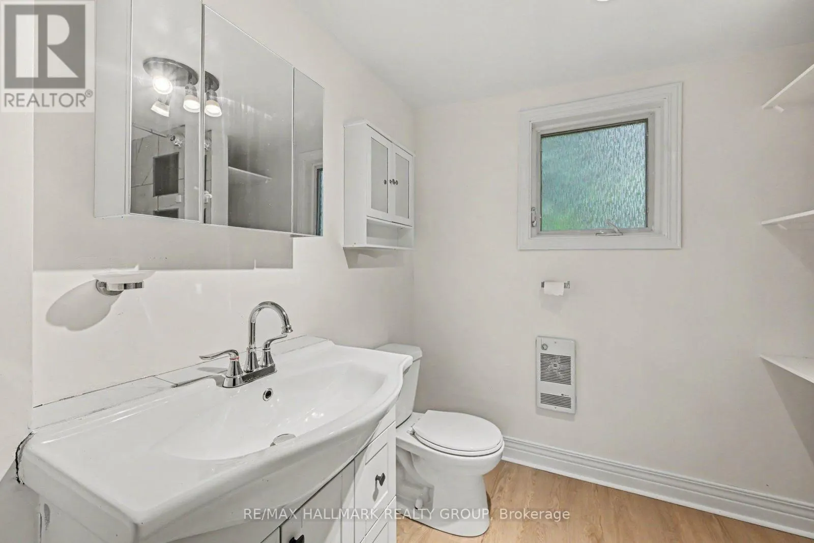 617 ROY STREET W