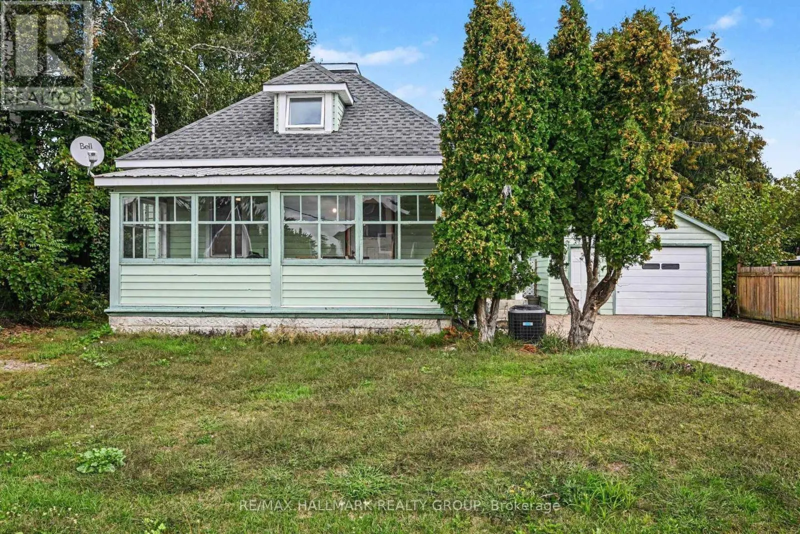 617 ROY STREET W