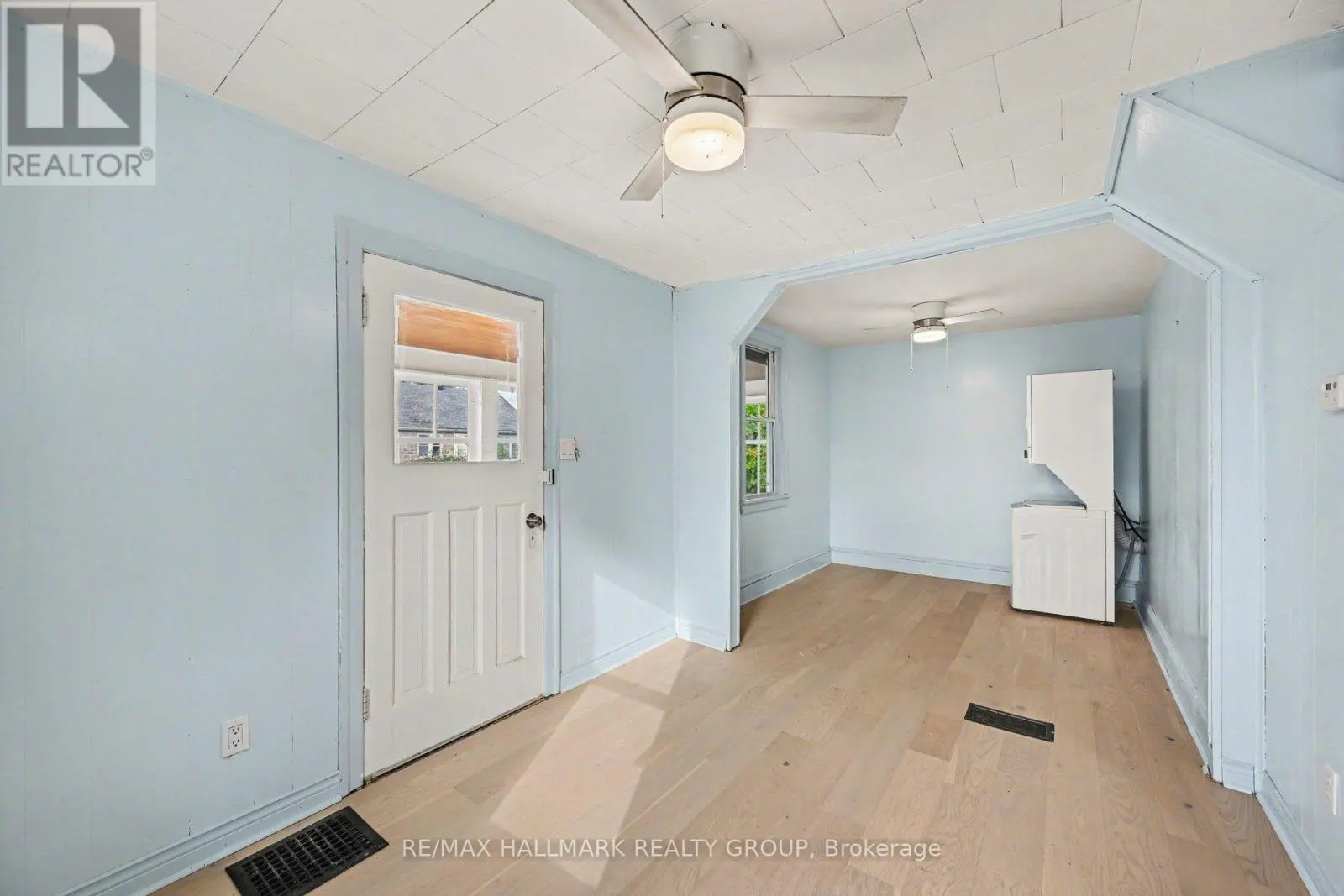 617 ROY STREET W
