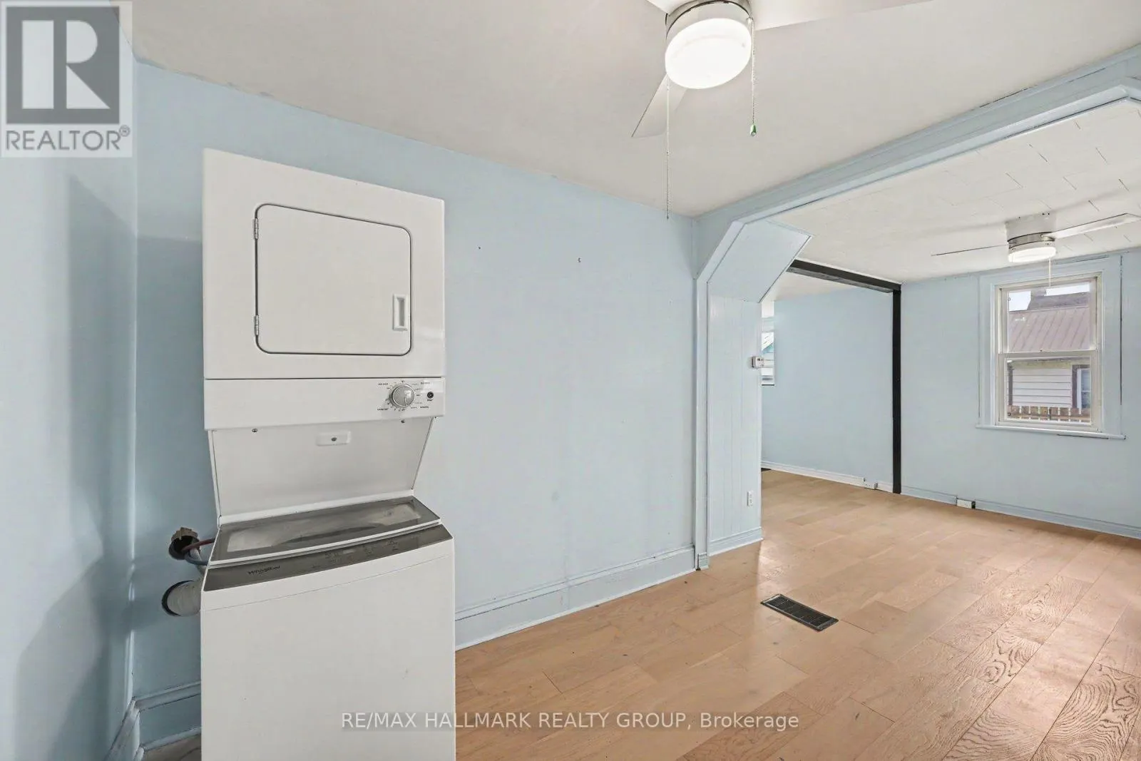 617 ROY STREET W
