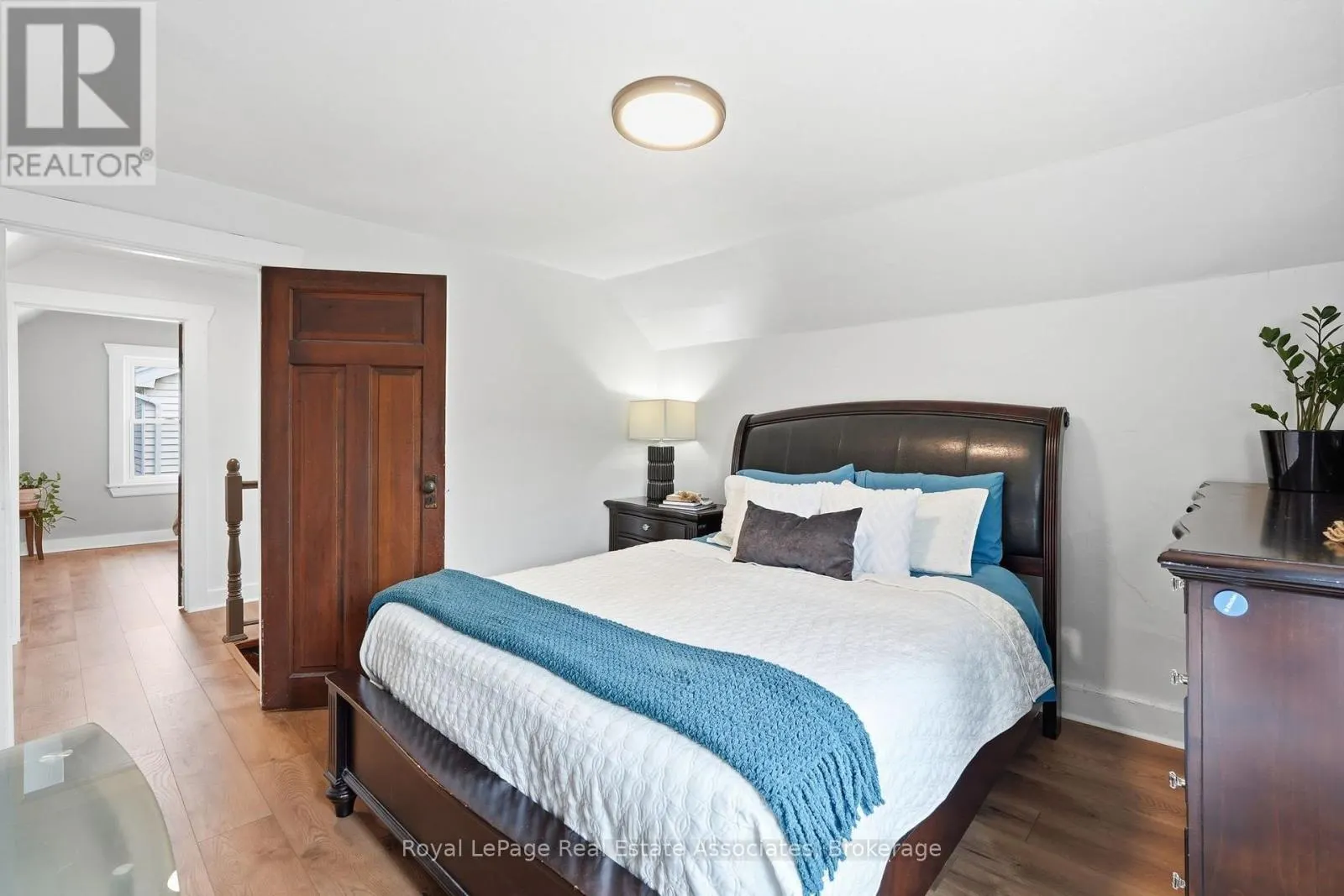 96 HUXLEY AVENUE S
