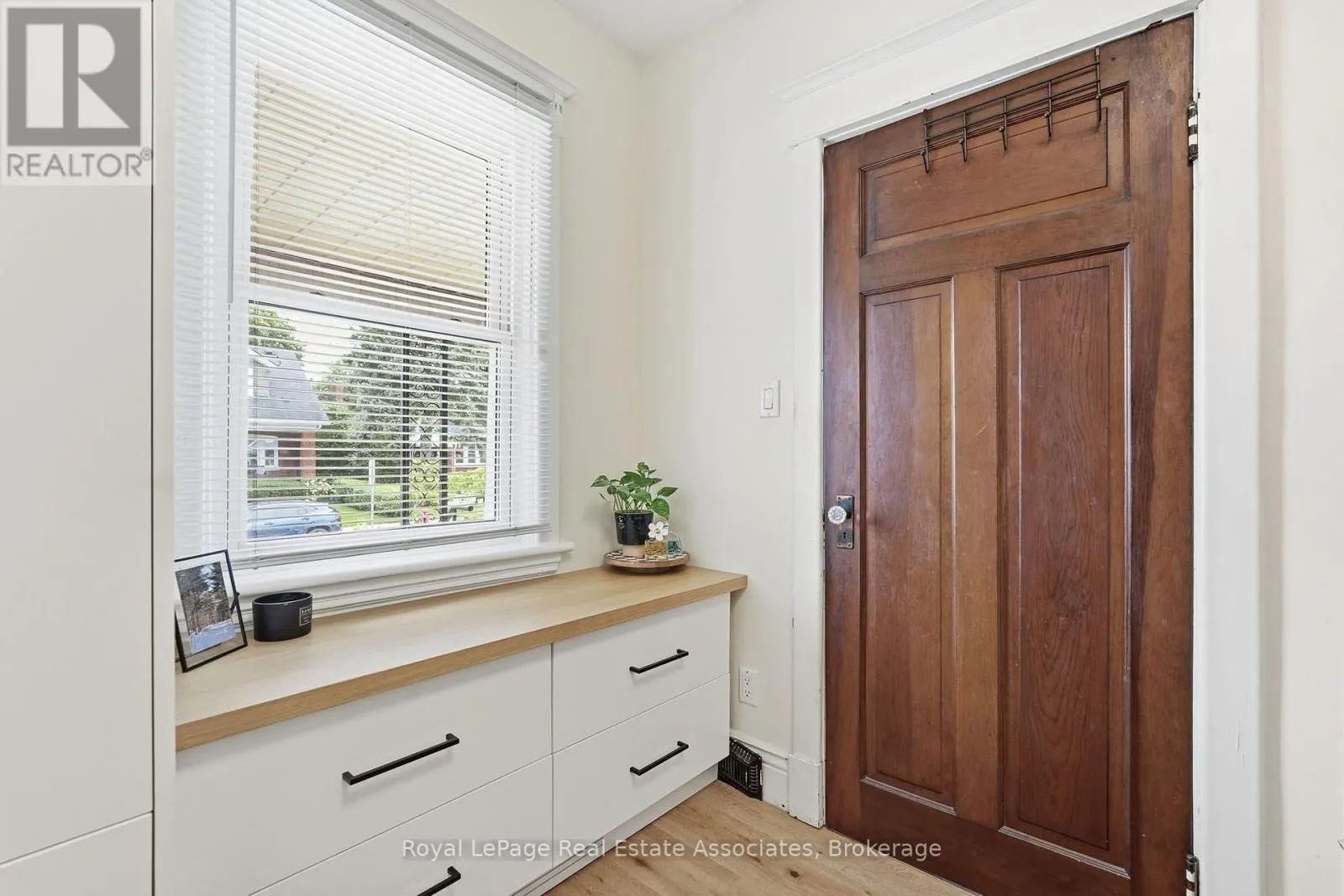 96 HUXLEY AVENUE S