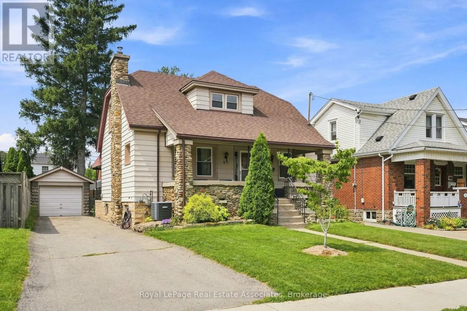 96 HUXLEY AVENUE S