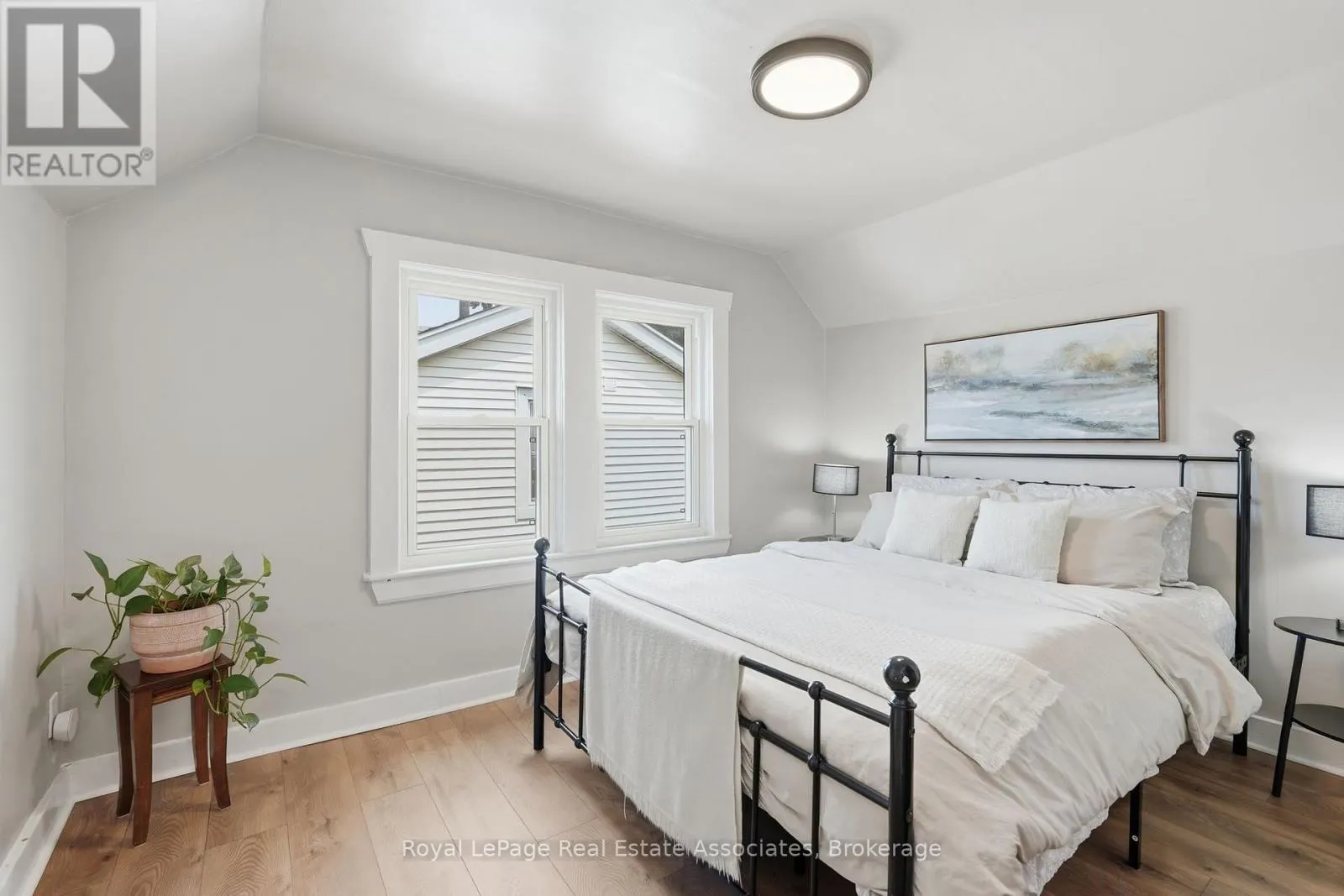 96 HUXLEY AVENUE S