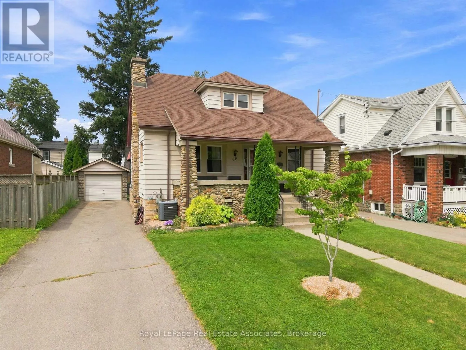 96 HUXLEY AVENUE S