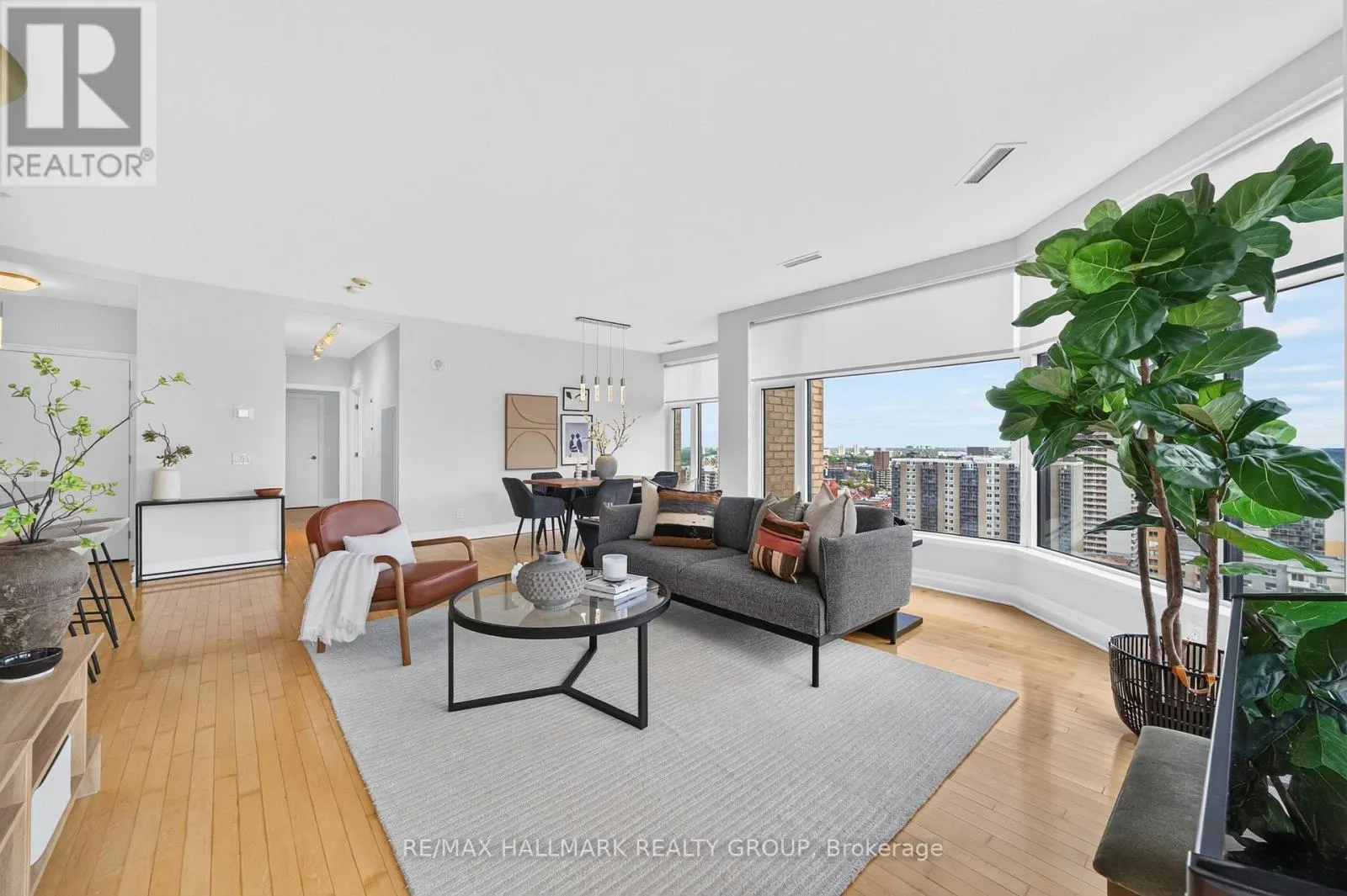 PH05 - 235 KENT STREET