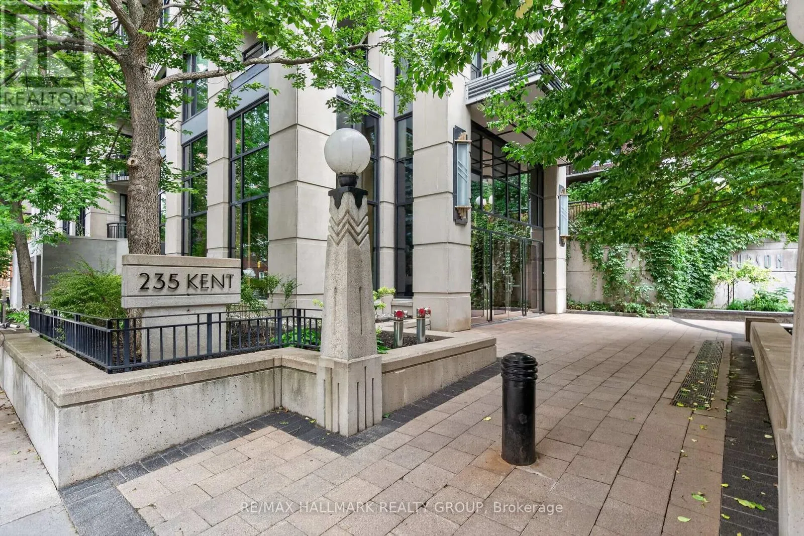 PH05 - 235 KENT STREET
