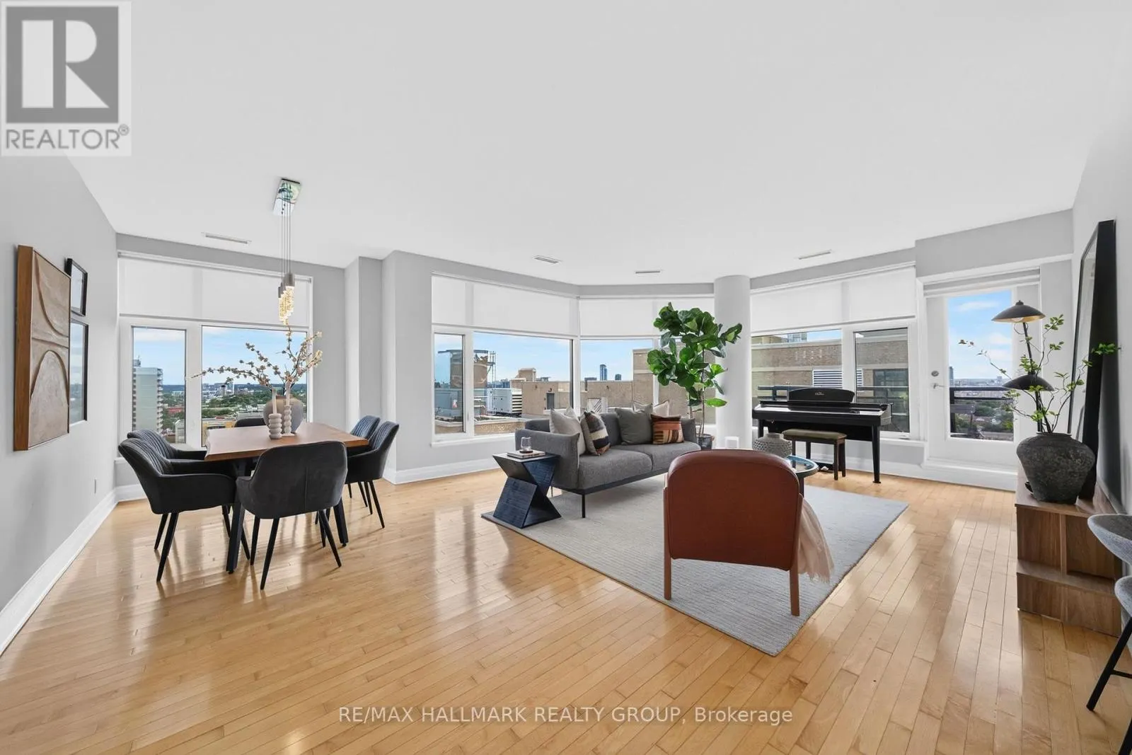 PH05 - 235 KENT STREET