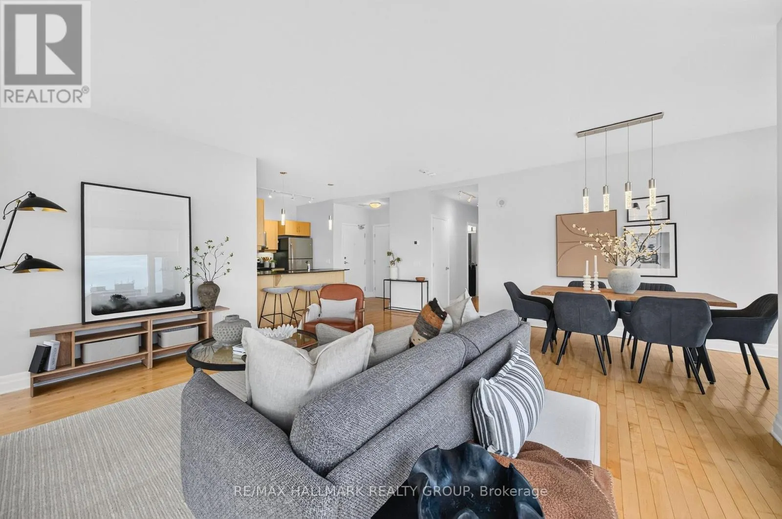 PH05 - 235 KENT STREET