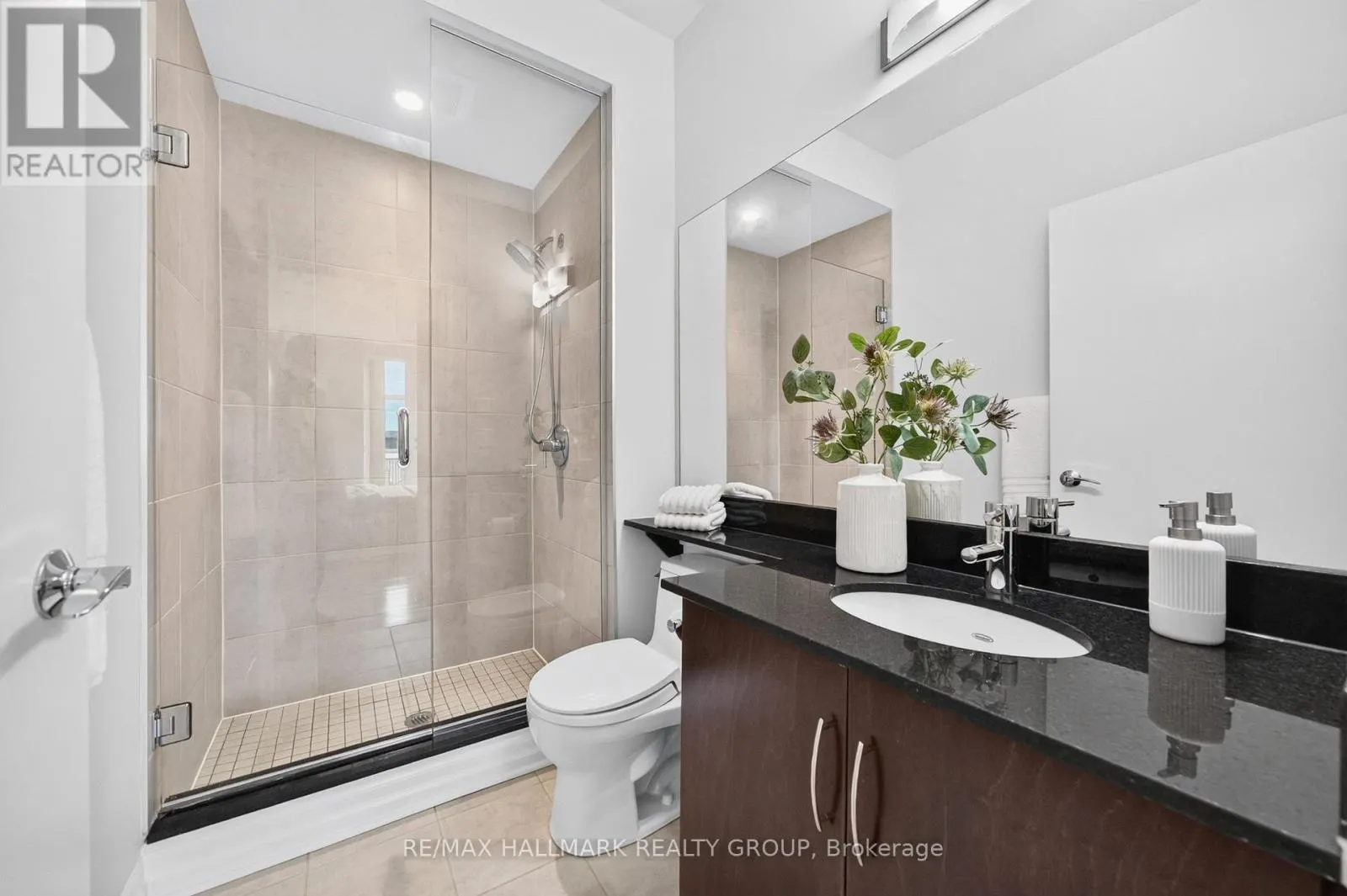 PH05 - 235 KENT STREET