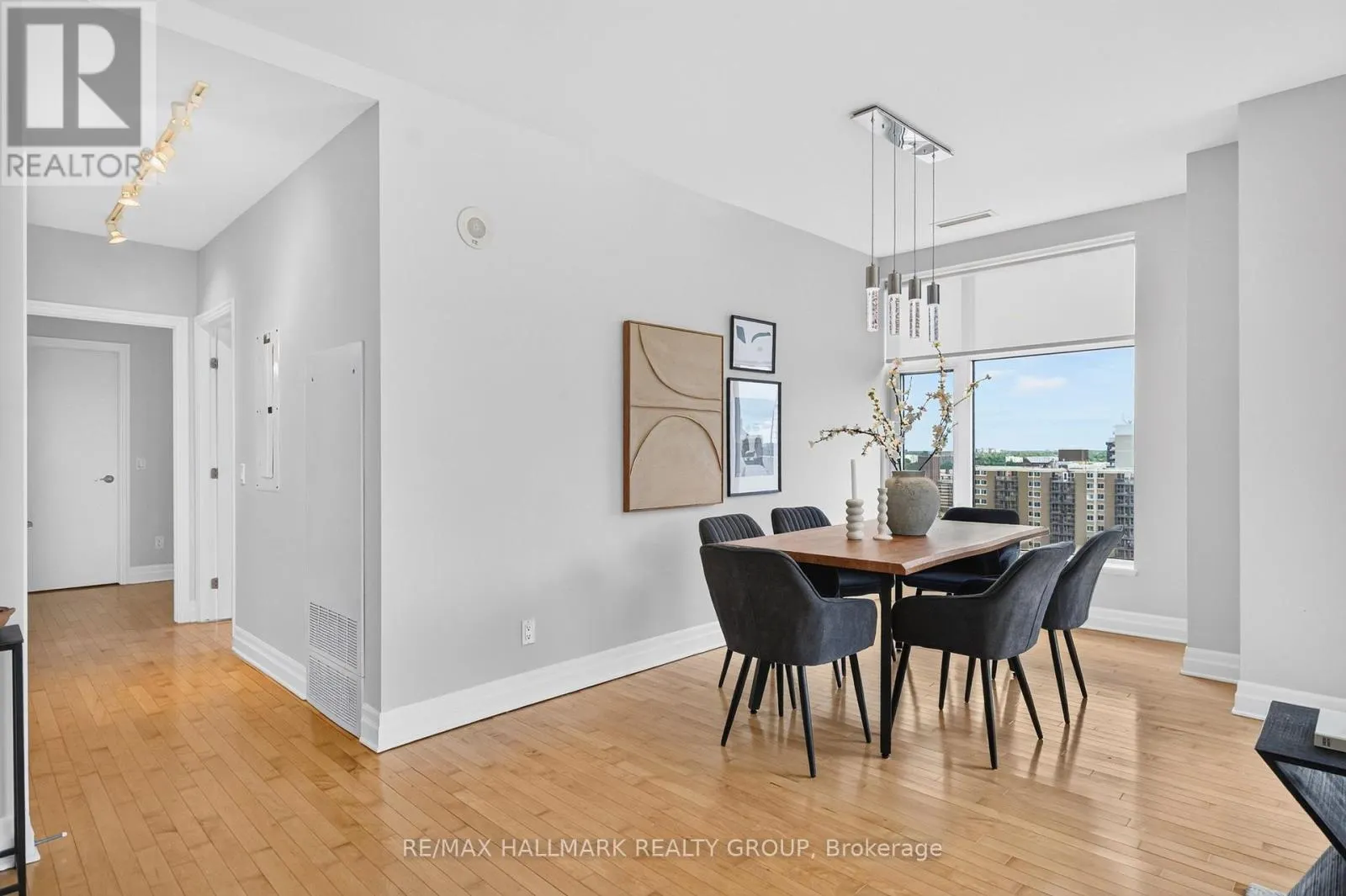PH05 - 235 KENT STREET