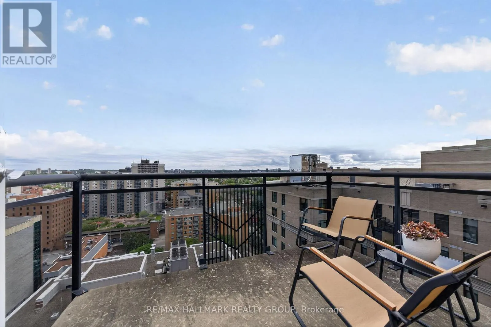 PH05 - 235 KENT STREET