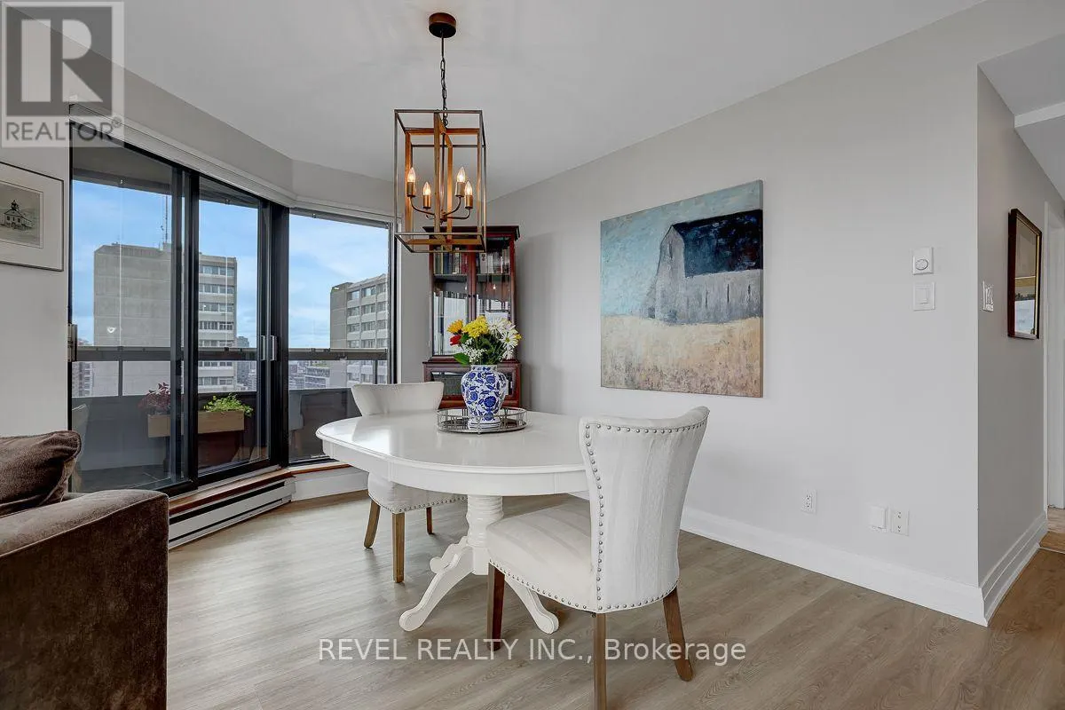 2003 - 556 LAURIER AVENUE W
