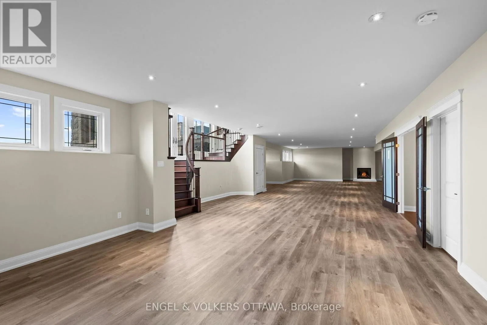 1457 WATERS EDGE WAY