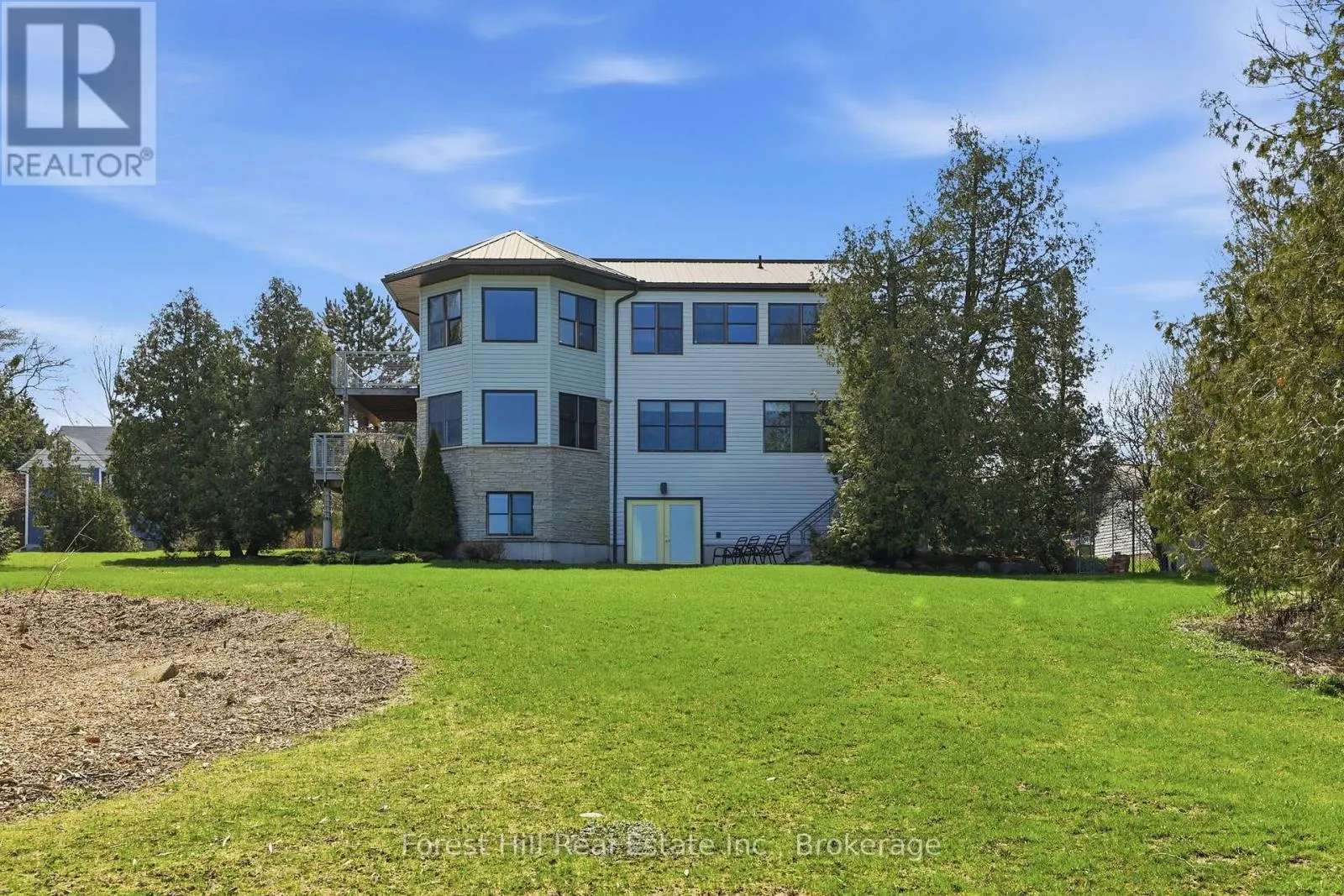 295 LAKESHORE ROAD N