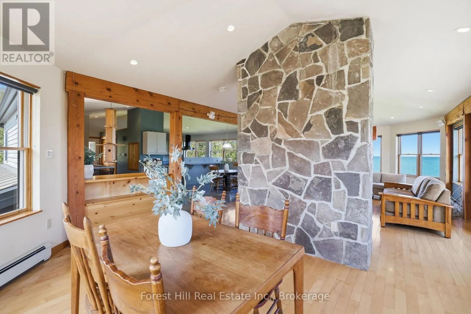 295 LAKESHORE ROAD N