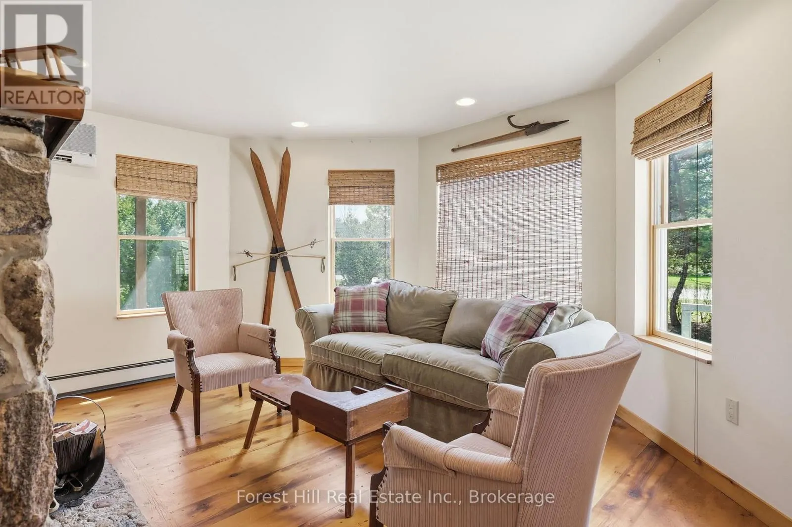295 LAKESHORE ROAD N