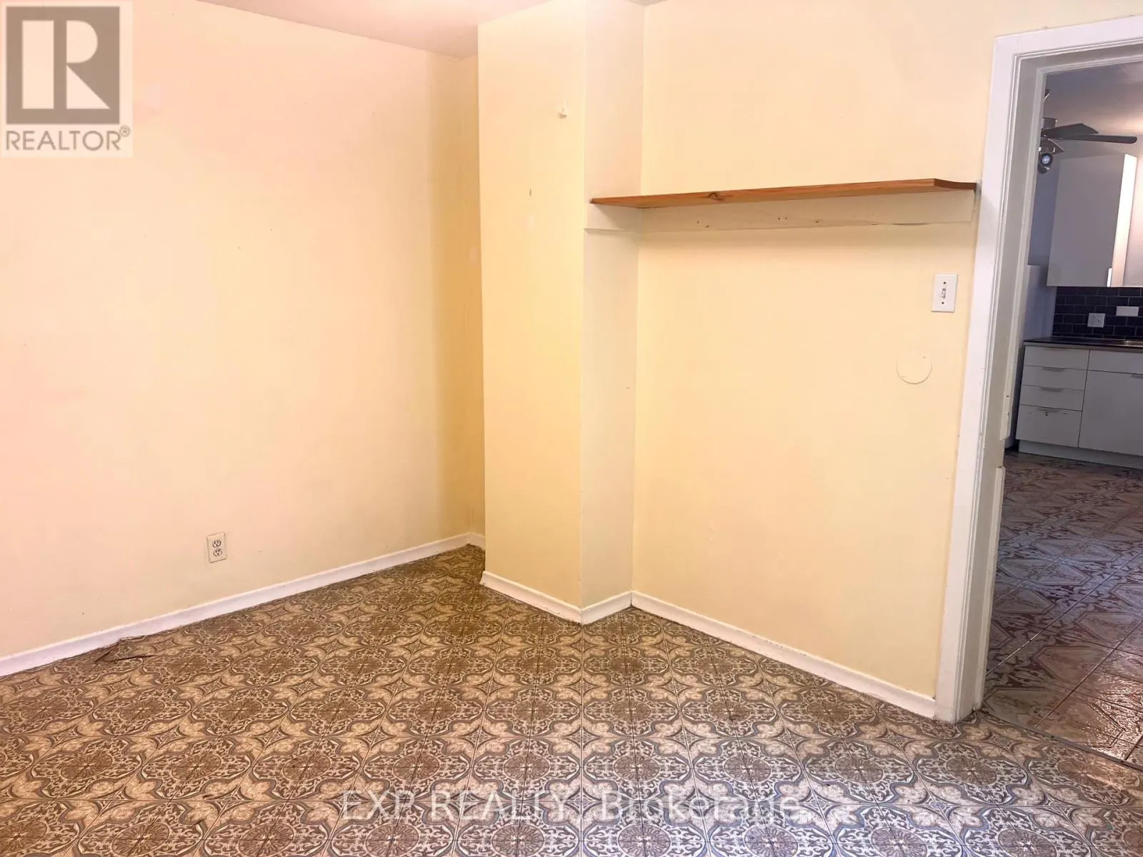 57 SPADINA AVENUE