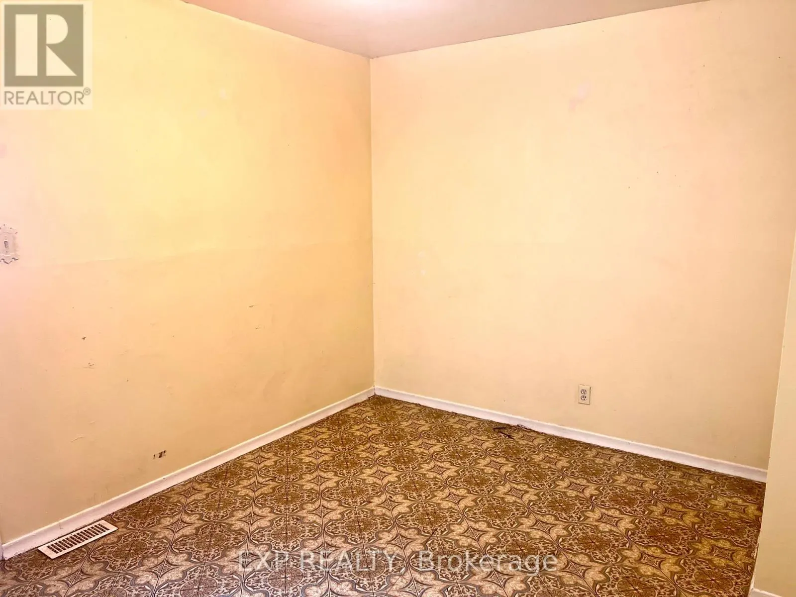 57 SPADINA AVENUE