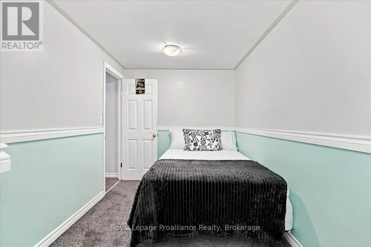 10 NIGHTINGALE LANE