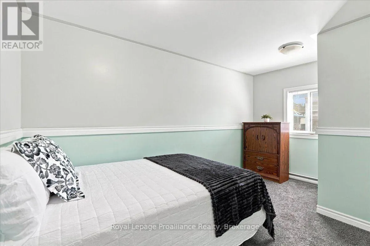 10 NIGHTINGALE LANE
