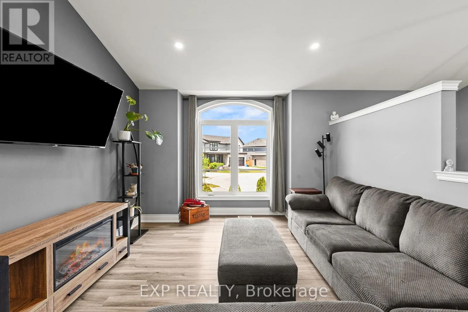 2756 ARROWSMITH COURT