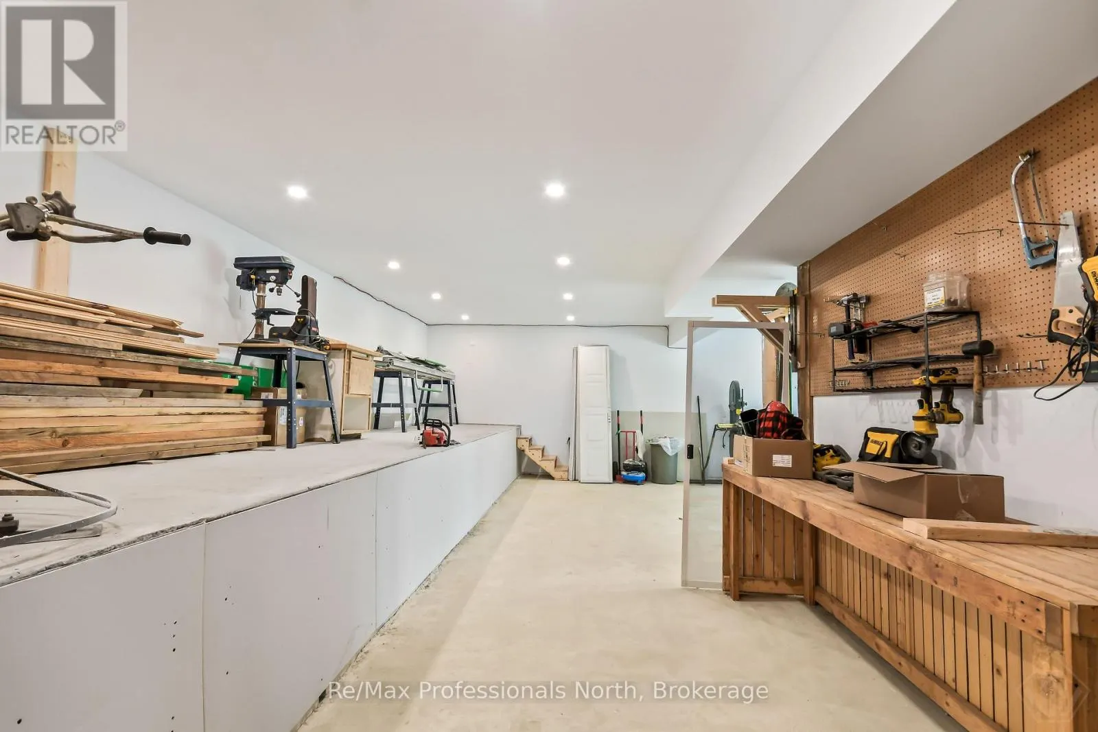 1420 ECHO LAKE ROAD
