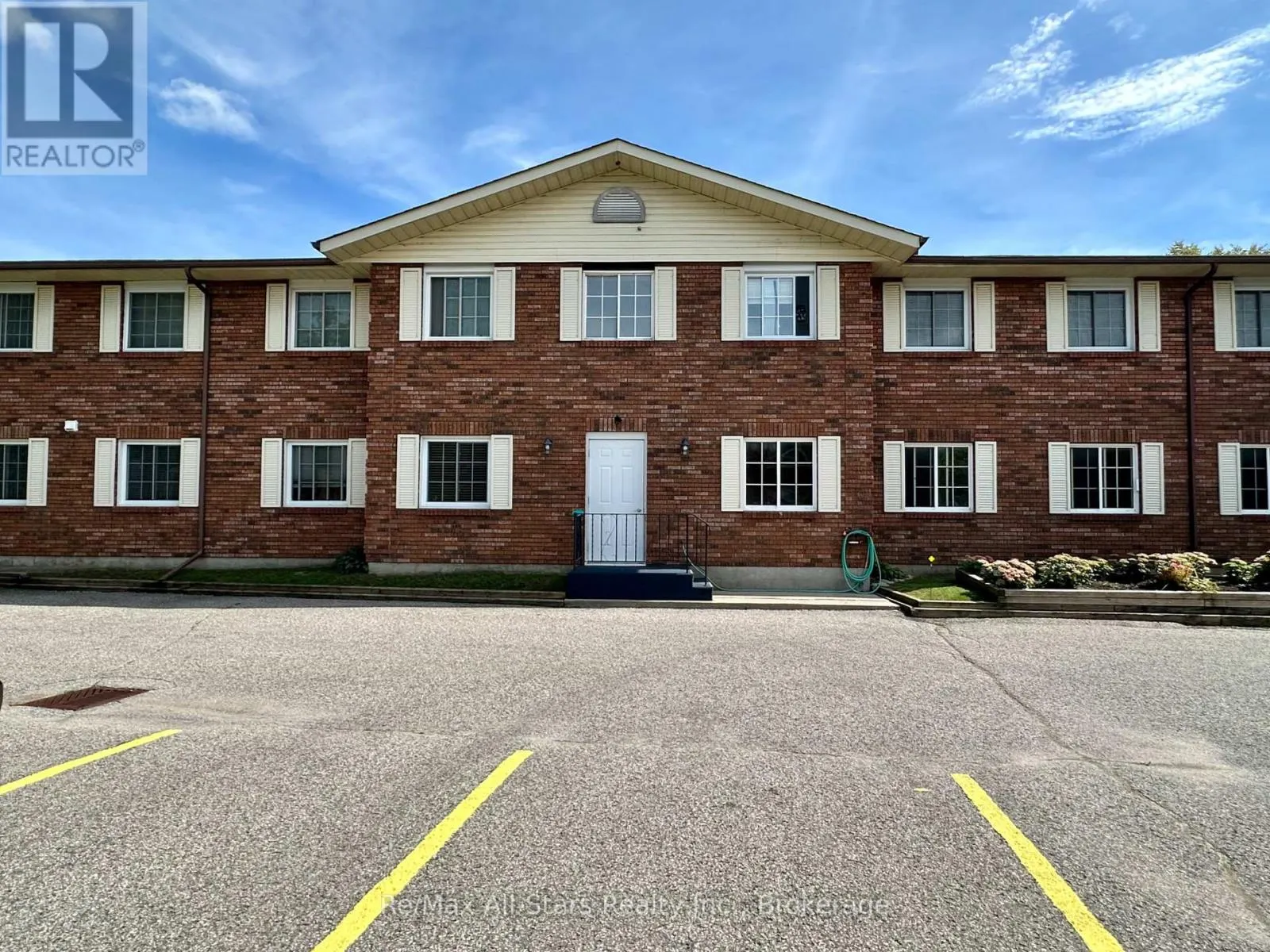 101 - 15 CLIFTON STREET #101