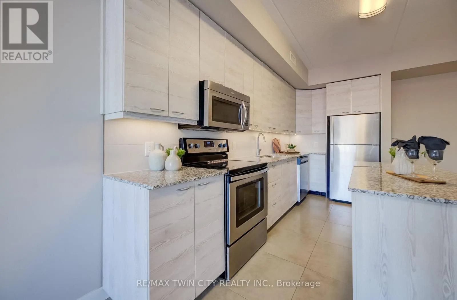708 - 280 LESTER STREET
