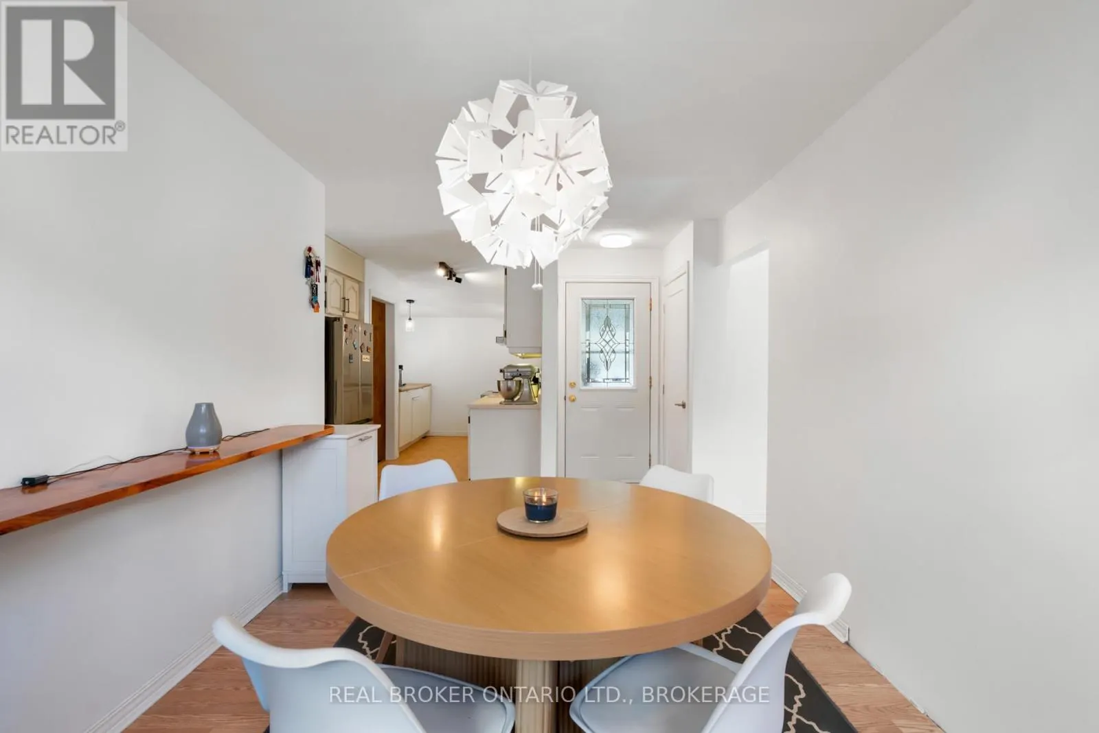 121 ST. GEORGE STREET W