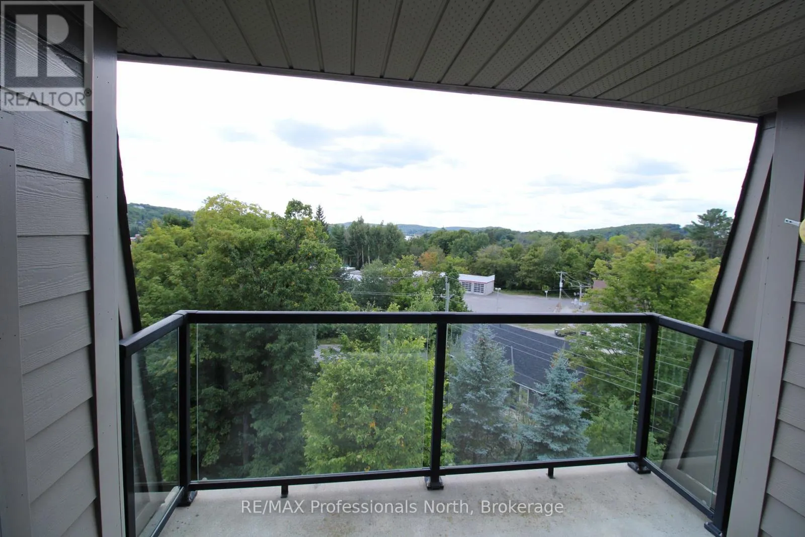 402 - 26 DAIRY LANE #402
