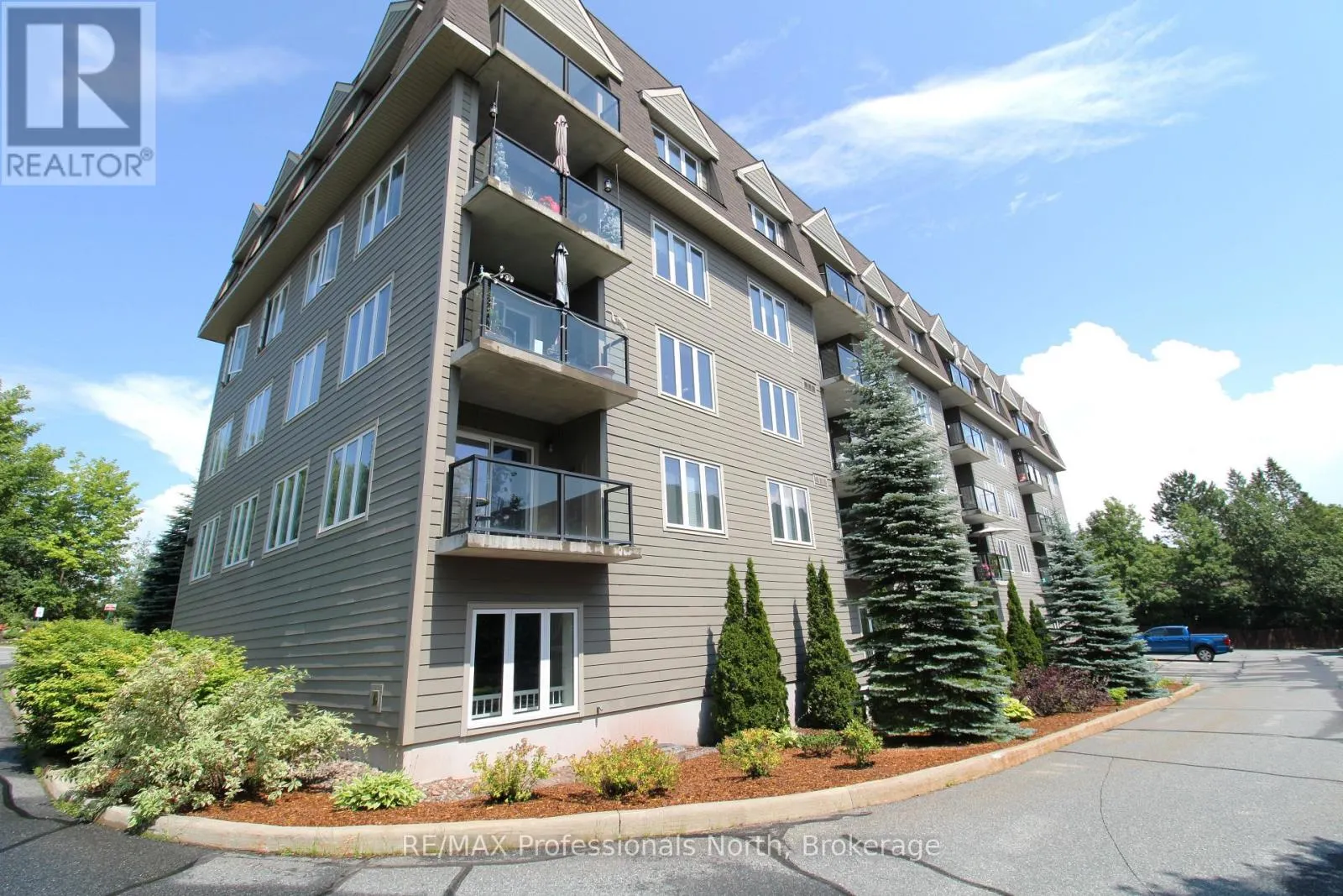 402 - 26 DAIRY LANE #402